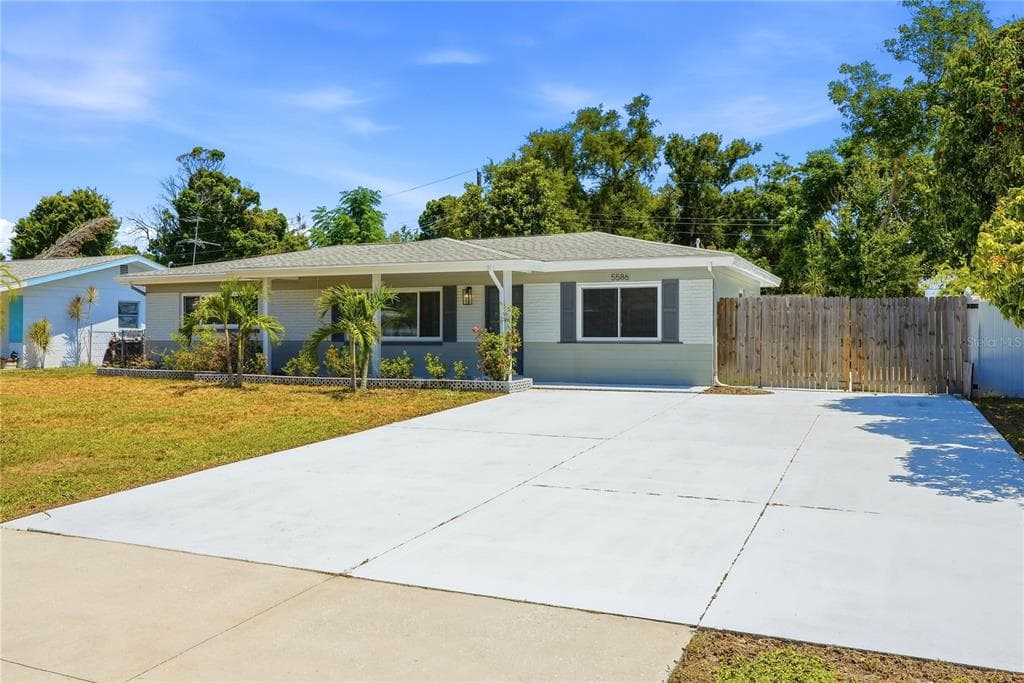 5586 30TH AVENUE N, ST PETERSBURG, FL 33710 — zdjęcie 2