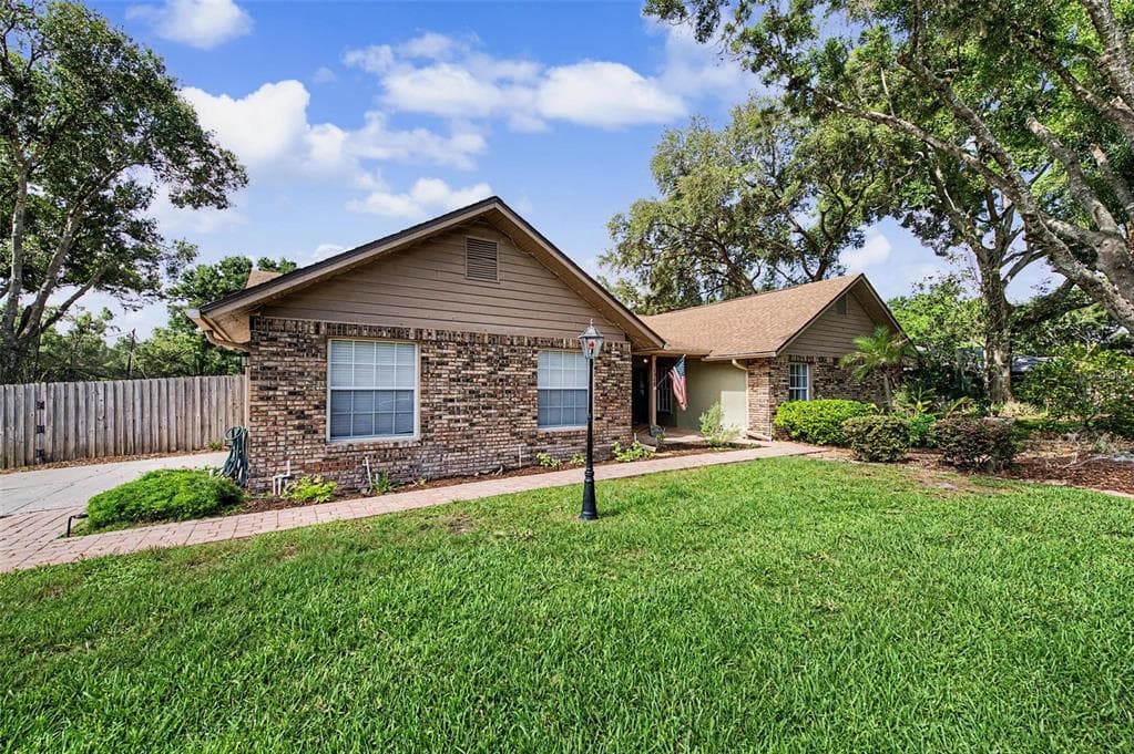 3916 BROOMSEDGE LANE, VALRICO, FL 33596