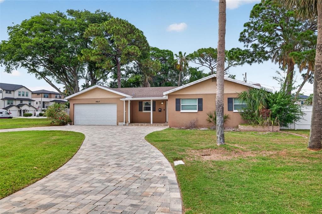 4627 VENETIAN BOULEVARD NE, ST PETERSBURG, FL 33704