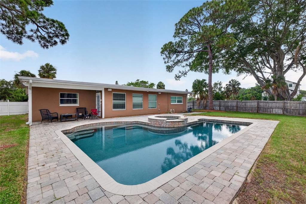 4627 VENETIAN BOULEVARD NE, ST PETERSBURG, FL 33704 — zdjęcie 4