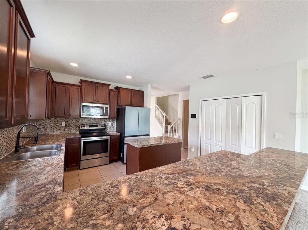 4876 GRASSY KNOLL DRIVE, TAVARES, FL 32778 — zdjęcie 2