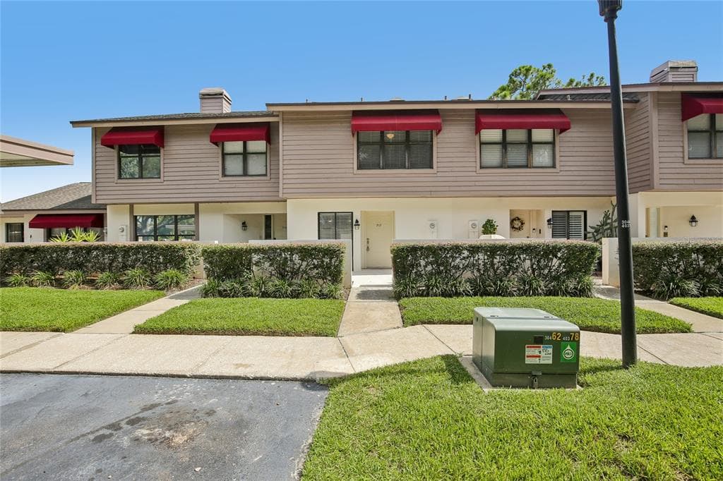 717 OAK PARK PLACE, BRANDON, FL 33511