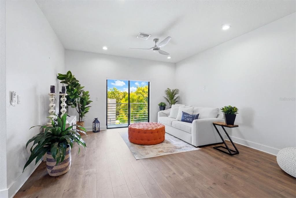 2551 11TH PL N, ST PETERSBURG, FL 33713 — zdjęcie 4