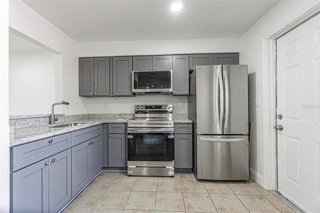556 CLEARWATER LARGO ROAD N # D, LARGO, FL 33770 — zdjęcie 5