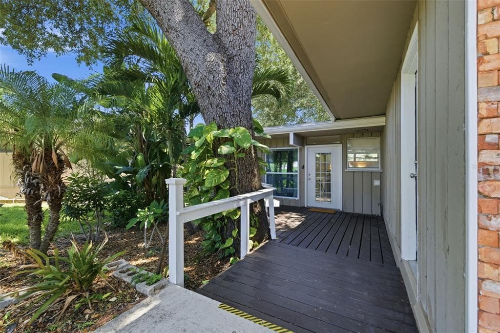 1918 BYRAM DRIVE, CLEARWATER, FL 33755 — zdjęcie 4