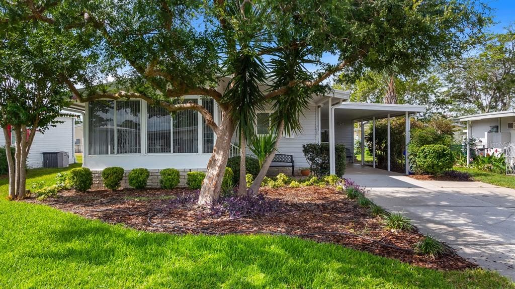 3109 MANATEE ROAD, TAVARES, FL 32778