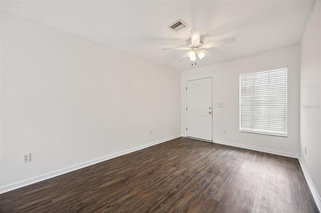 1105 N ROCKINGHAM AVENUE, TAVARES, FL 32778 — zdjęcie 2