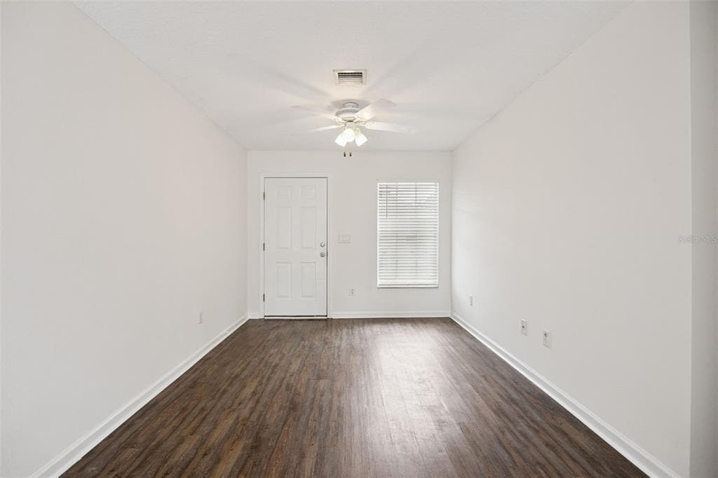 1105 N ROCKINGHAM AVENUE, TAVARES, FL 32778 — zdjęcie 4