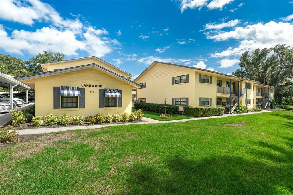 110 N TREMAIN STREET # 209, MOUNT DORA, FL 32757