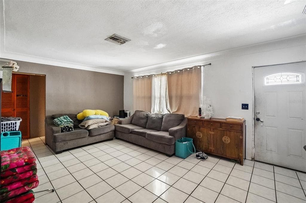 3211 30TH STREET N, ST PETERSBURG, FL 33713 — zdjęcie 2