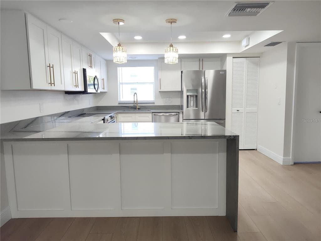 255 CAPRI CIRCLE N # 36, TREASURE ISLAND, FL 33706 — zdjęcie 5