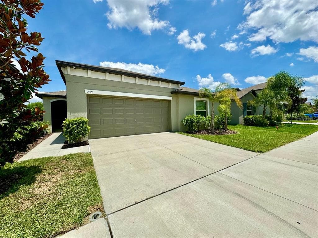 7025 KING CREEK DRIVE, SUN CITY CENTER, FL 33573 — zdjęcie 2