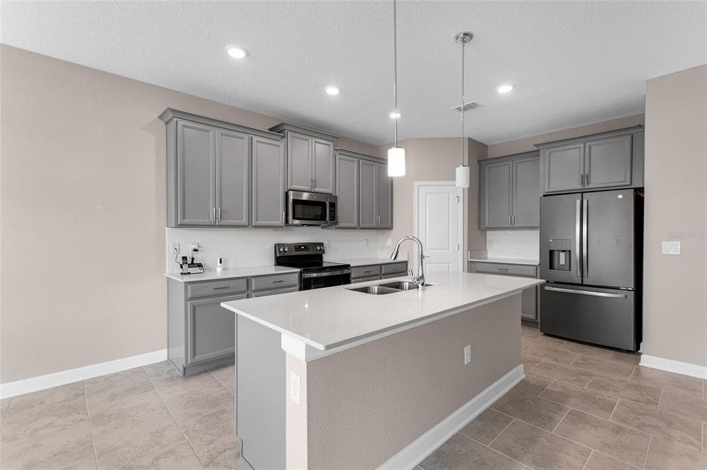 8833 BETH PAGE LN, DAVENPORT, FL 33896 — zdjęcie 4