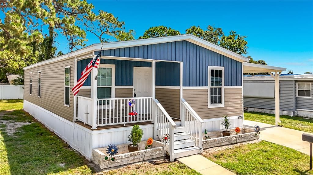 10485 HOLIDAY SHORES DRIVE # 302, LARGO, FL 33773