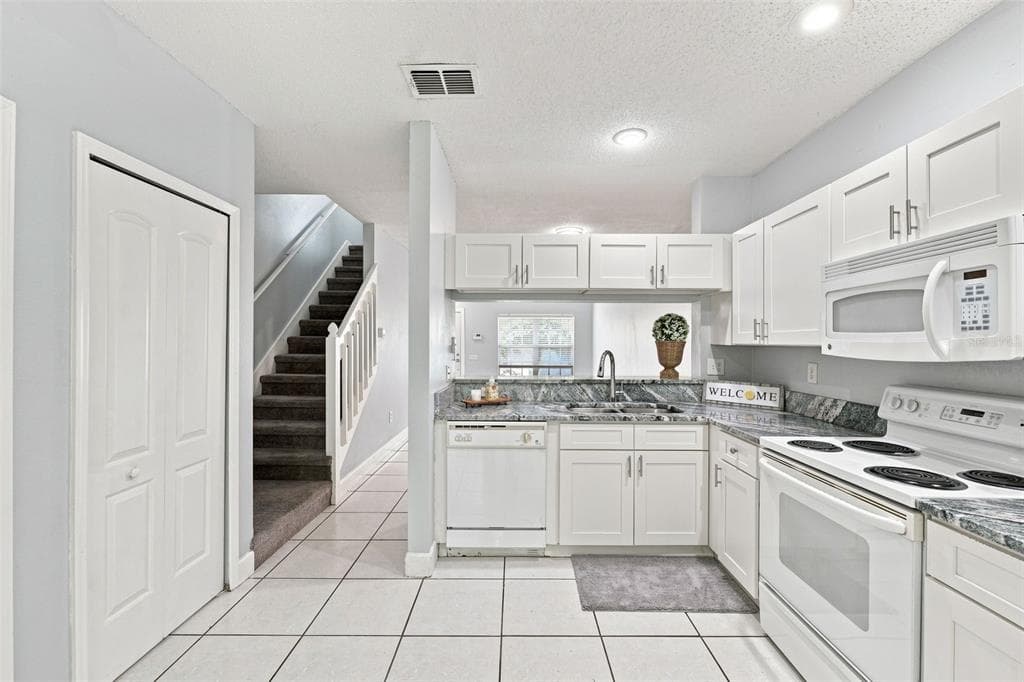 29924 PLAYA DEL REY LANE, WESLEY CHAPEL, FL 33543 — zdjęcie 4