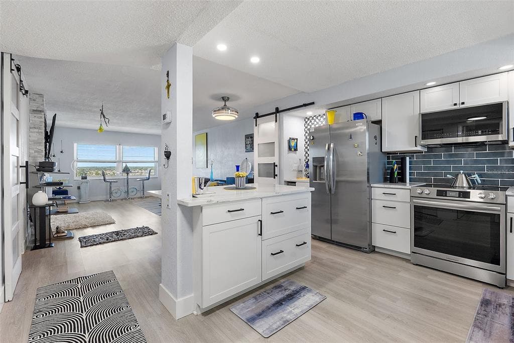 4725 COVE CIRCLE # 704, ST PETERSBURG, FL 33708 — zdjęcie 3