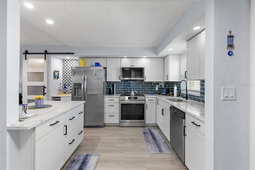 4725 COVE CIRCLE # 704, ST PETERSBURG, FL 33708 — zdjęcie 4
