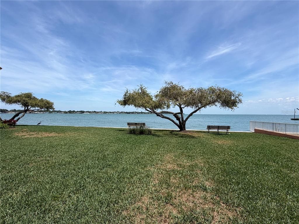 7400 SUNSHINE SKYWAY LANE S # 105, ST PETERSBURG, FL 33711 — zdjęcie 2