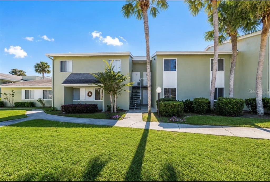 563 FAIRWAYS DRIVE # A, OCALA, FL 34472