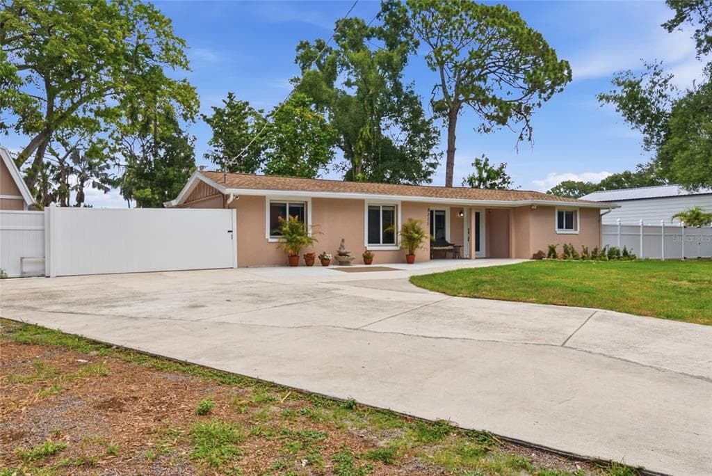 8205 WESTRIDGE DRIVE, TAMPA, FL 33615 — zdjęcie 2