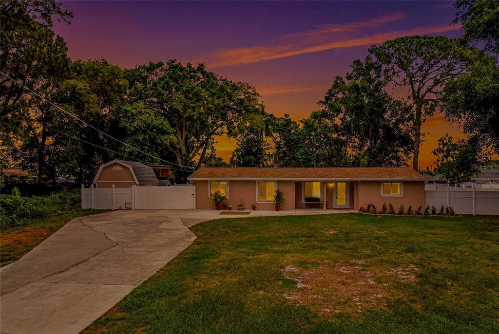 8205 WESTRIDGE DRIVE, TAMPA, FL 33615 — zdjęcie 3