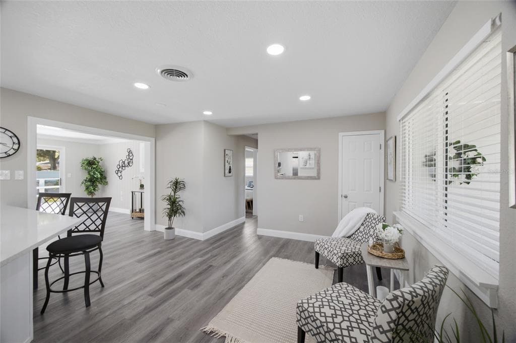 923 N PALM DRIVE SW, LARGO, FL 33770 — zdjęcie 3