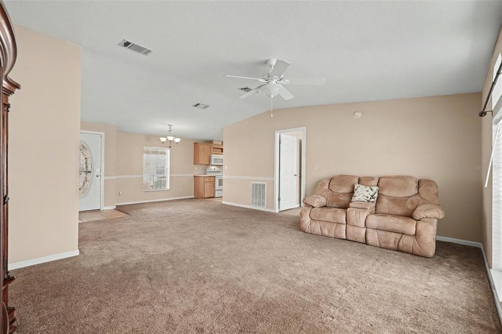37536 GILL AVENUE, ZEPHYRHILLS, FL 33541 — zdjęcie 4