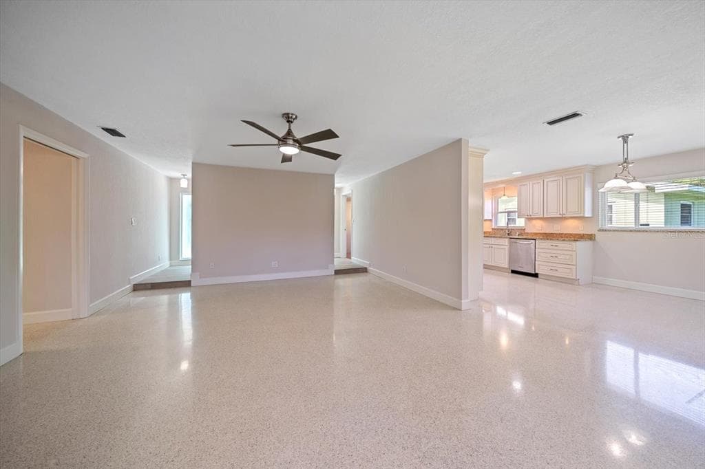 1163 60TH AVENUE S, ST PETERSBURG, FL 33705 — zdjęcie 5