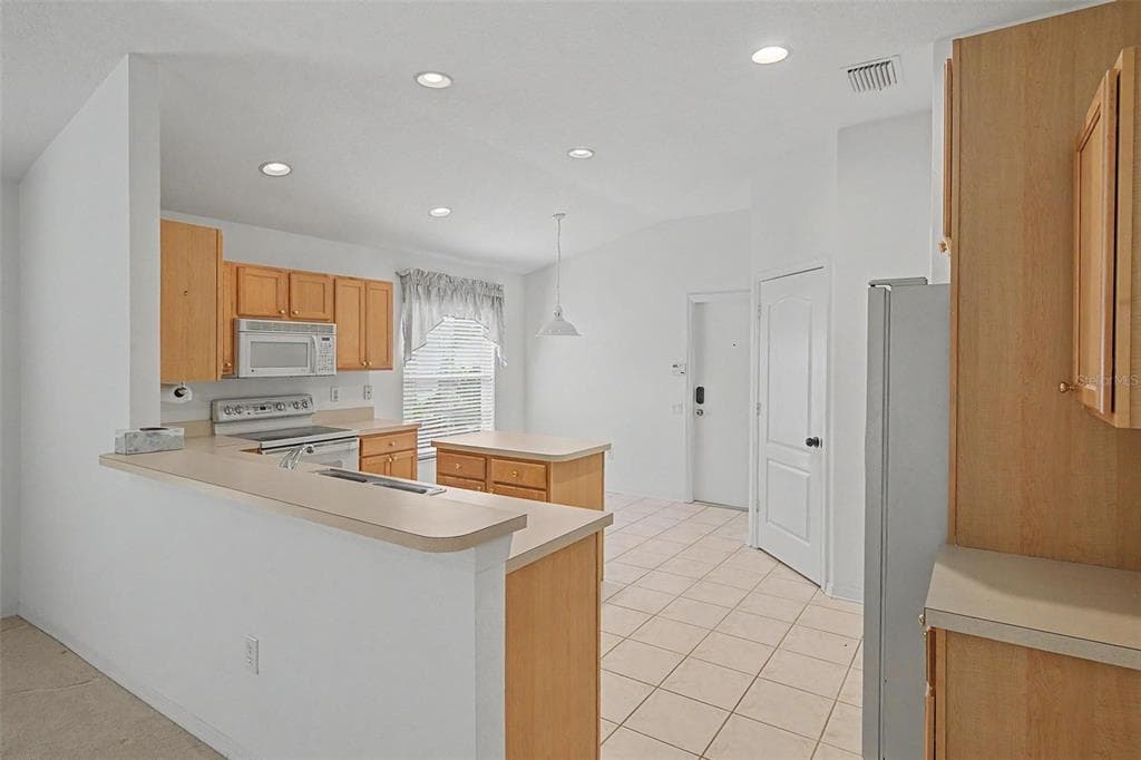 5526 GALLANT FOX COURT, WESLEY CHAPEL, FL 33544 — zdjęcie 3