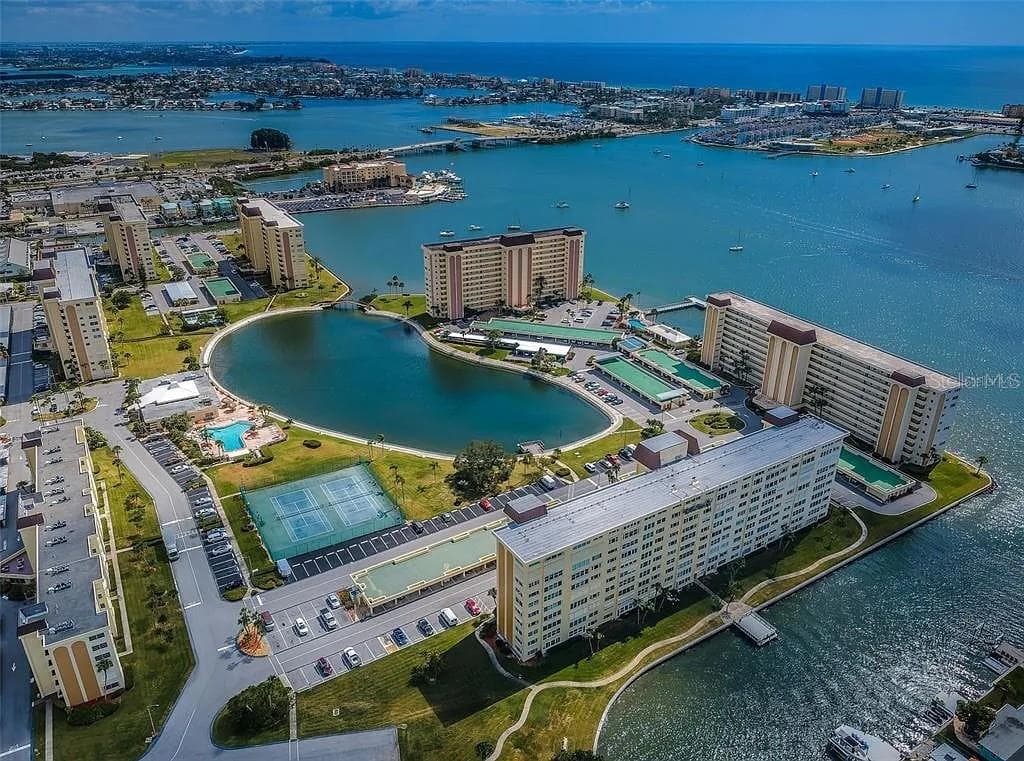 4575 COVE CIRCLE # 703, ST PETERSBURG, FL 33708 — zdjęcie 2