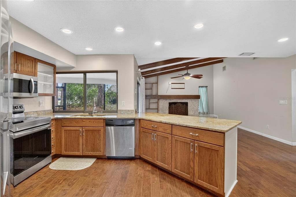 1201 SANDALWOOD DRIVE, PLANT CITY, FL 33563 — zdjęcie 4