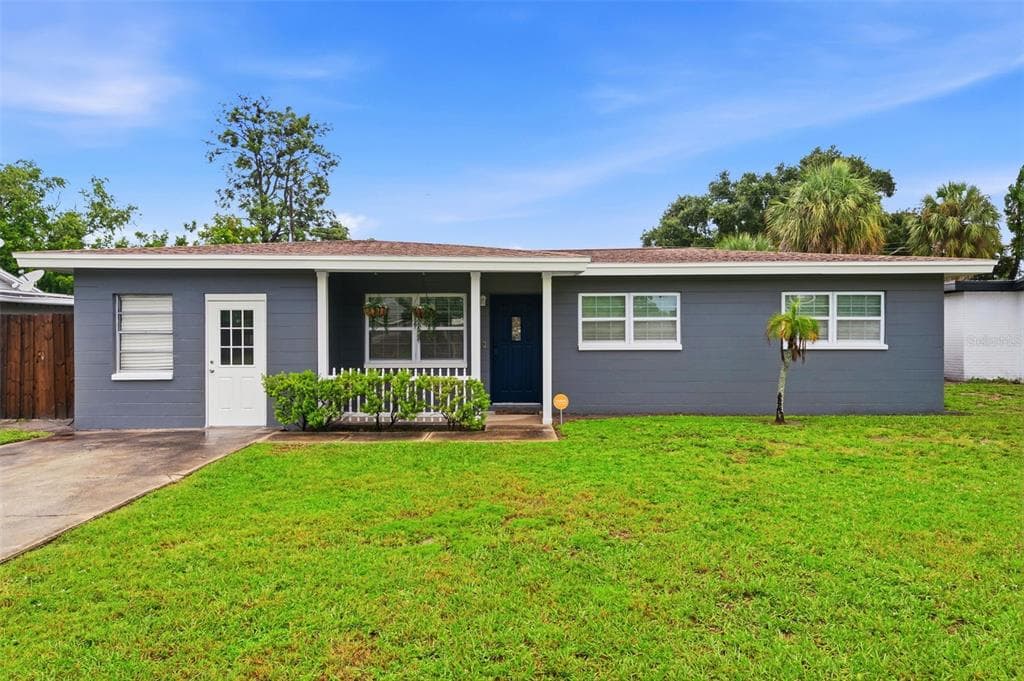8685 MAGNOLIA DRIVE, SEMINOLE, FL 33777