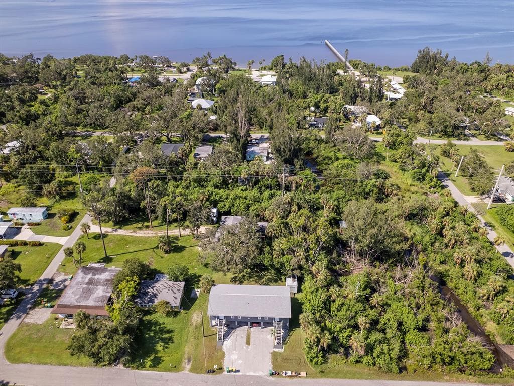 23019 SENECA AVENUE, PORT CHARLOTTE, FL 33980 — zdjęcie 4