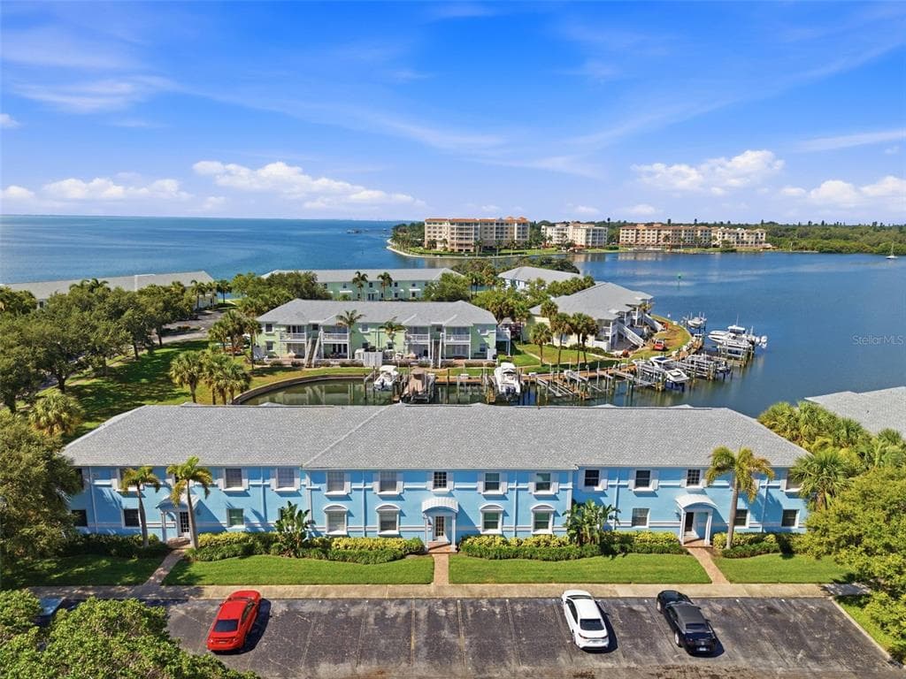 5191 SALMON DRIVE SE # B, ST PETERSBURG, FL 33705