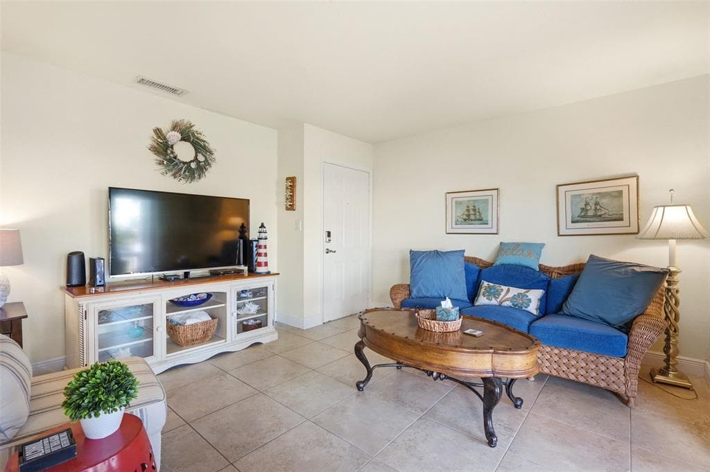 5191 SALMON DRIVE SE # B, ST PETERSBURG, FL 33705 — zdjęcie 4
