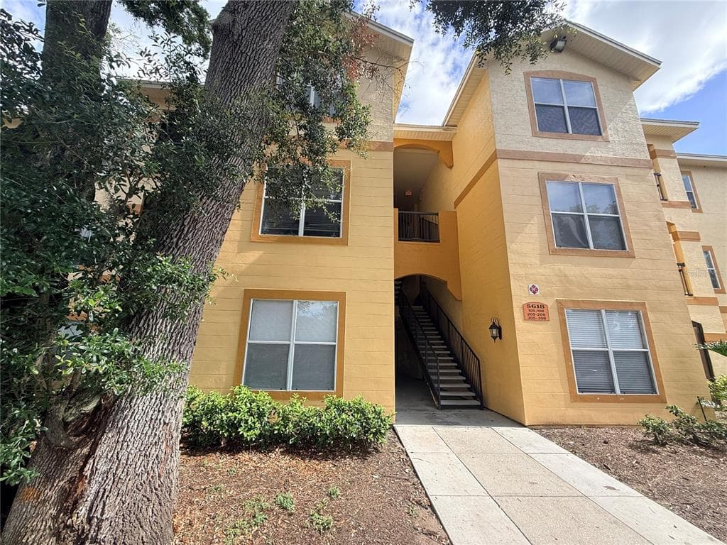 5618 PINNACLE HEIGHTS CIRCLE # 305, TAMPA, FL 33624
