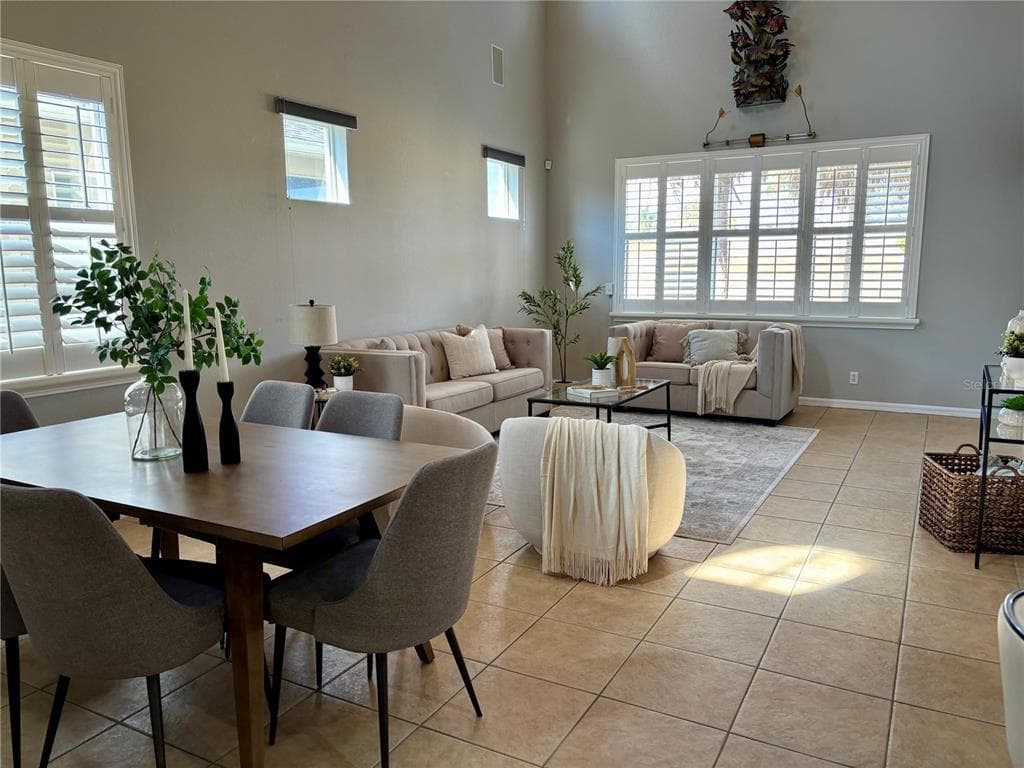 445 NOBLE FAIRE DRIVE, SUN CITY CENTER, FL 33573 — zdjęcie 2