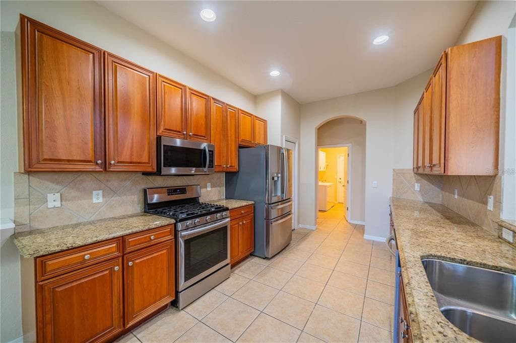 445 NOBLE FAIRE DRIVE, SUN CITY CENTER, FL 33573 — zdjęcie 5