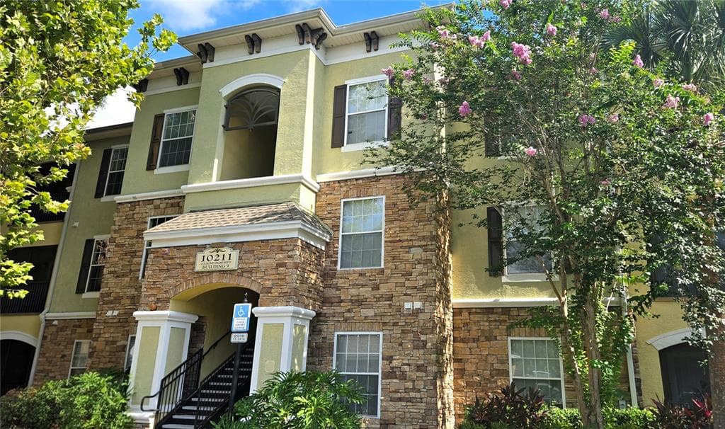 10211 COURTNEY PALMS BOULEVARD # 304, TAMPA, FL 33619 — zdjęcie 2