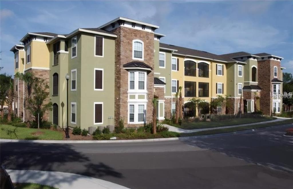 10211 COURTNEY PALMS BOULEVARD # 304, TAMPA, FL 33619