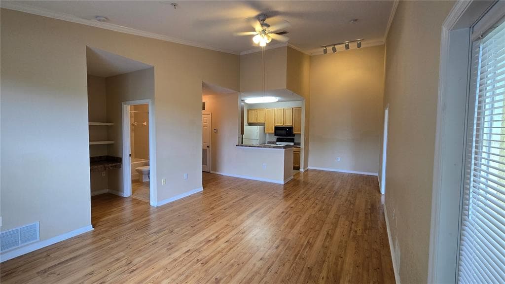 10211 COURTNEY PALMS BOULEVARD # 304, TAMPA, FL 33619 — zdjęcie 5