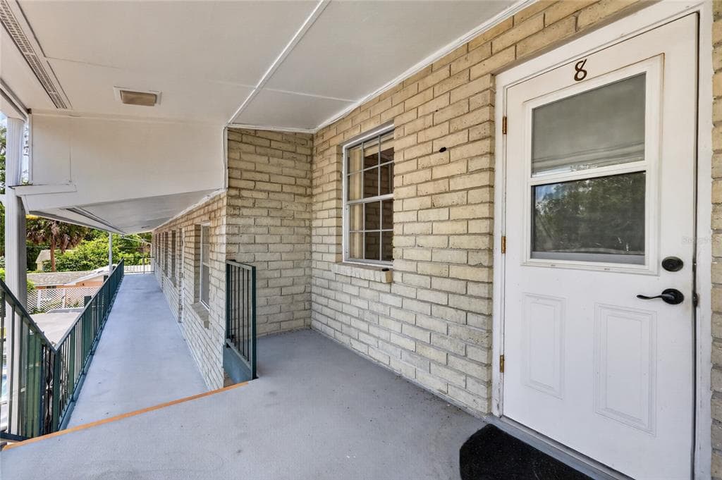 200 E 10TH AVENUE # 8, MOUNT DORA, FL 32757 — zdjęcie 2