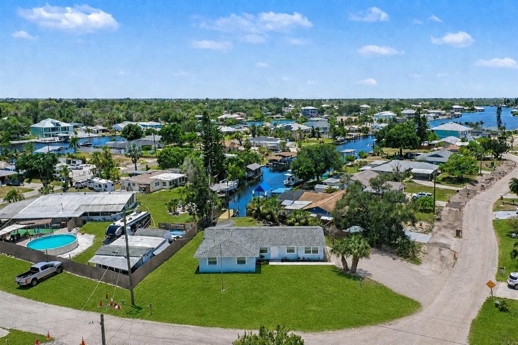 802 WHITE HERON BOULEVARD, RUSKIN, FL 33570