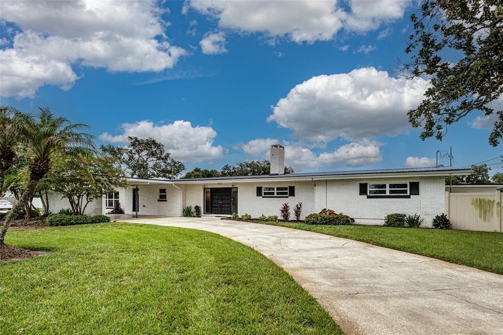 2925 E LAKE HARTRIDGE DRIVE, WINTER HAVEN, FL 33881