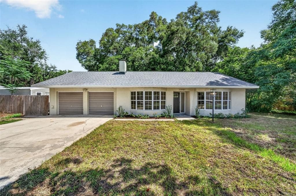 17901 PALM STREET, UMATILLA, FL 32784