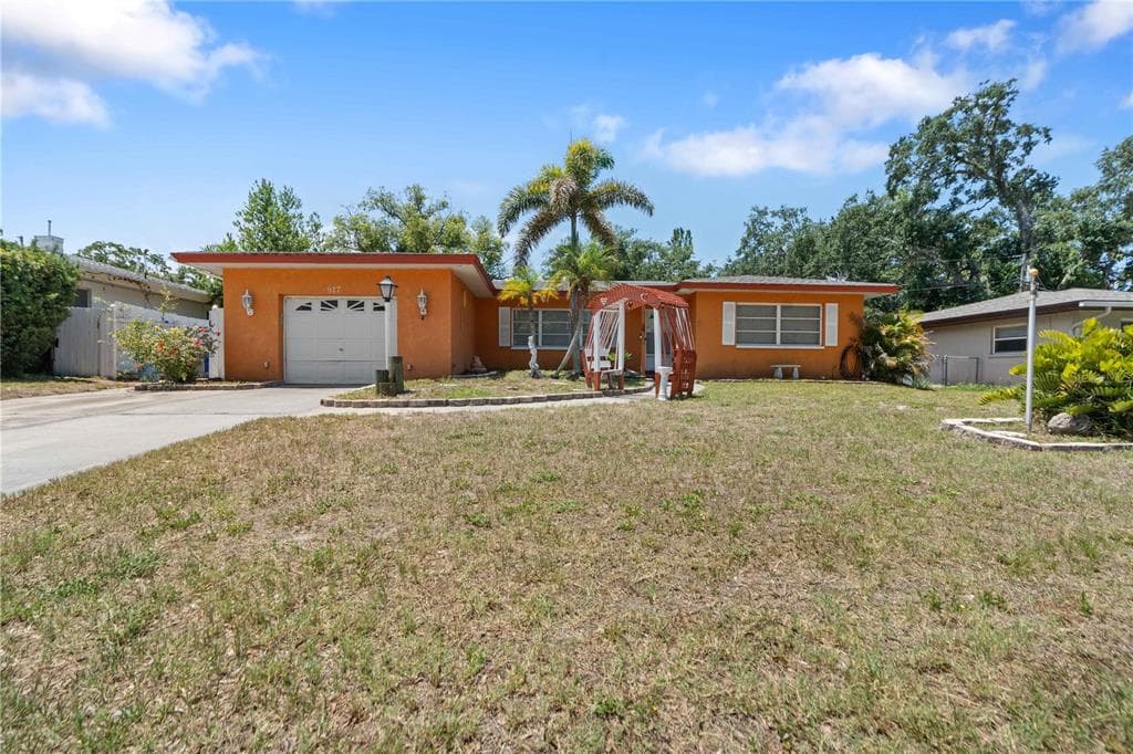 927 PARKWOOD DRIVE, DUNEDIN, FL 34698