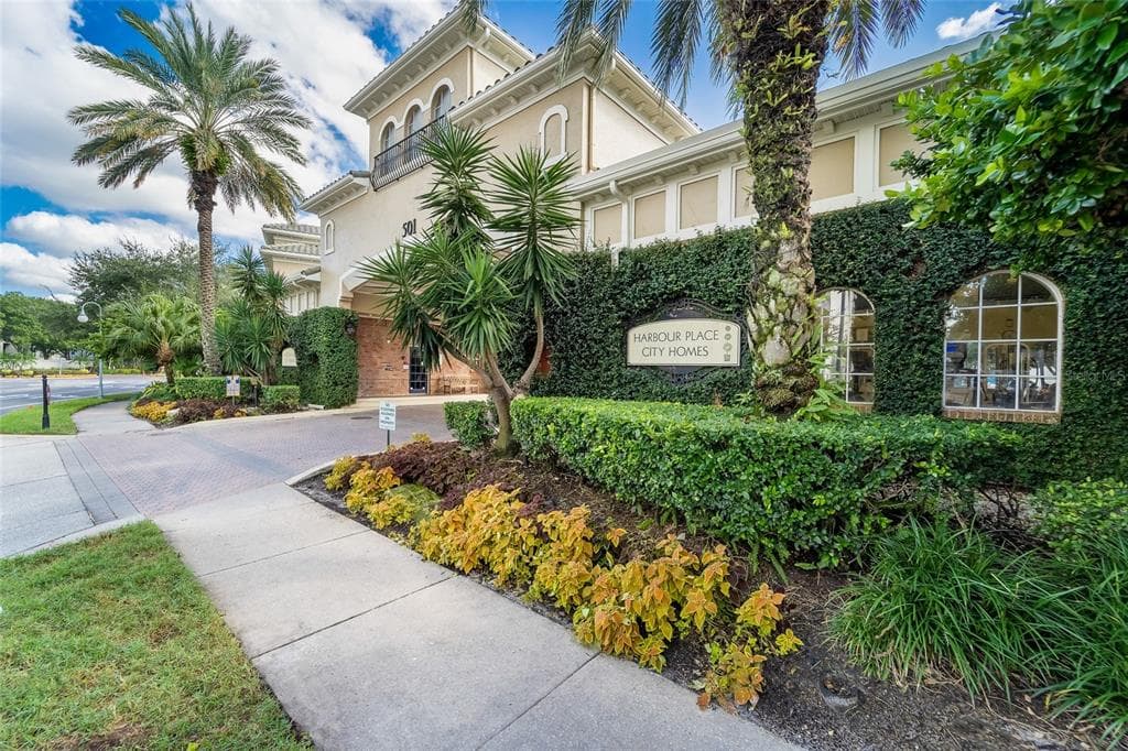 501 KNIGHTS RUN AVENUE # 5102, TAMPA, FL 33602