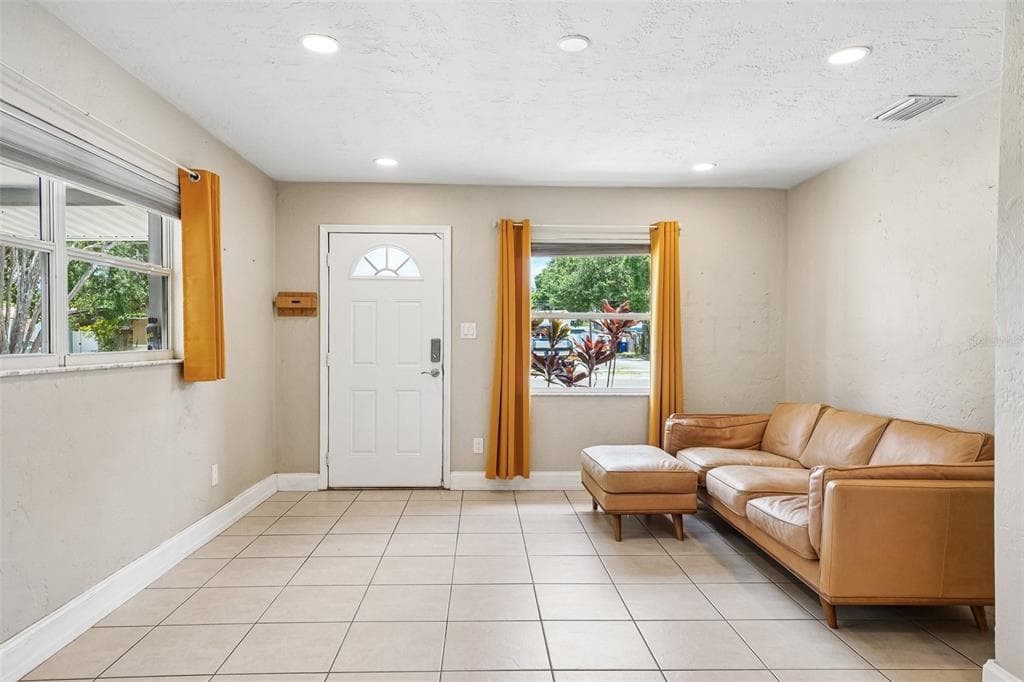 1547 56TH AVENUE N, ST PETERSBURG, FL 33703 — zdjęcie 5