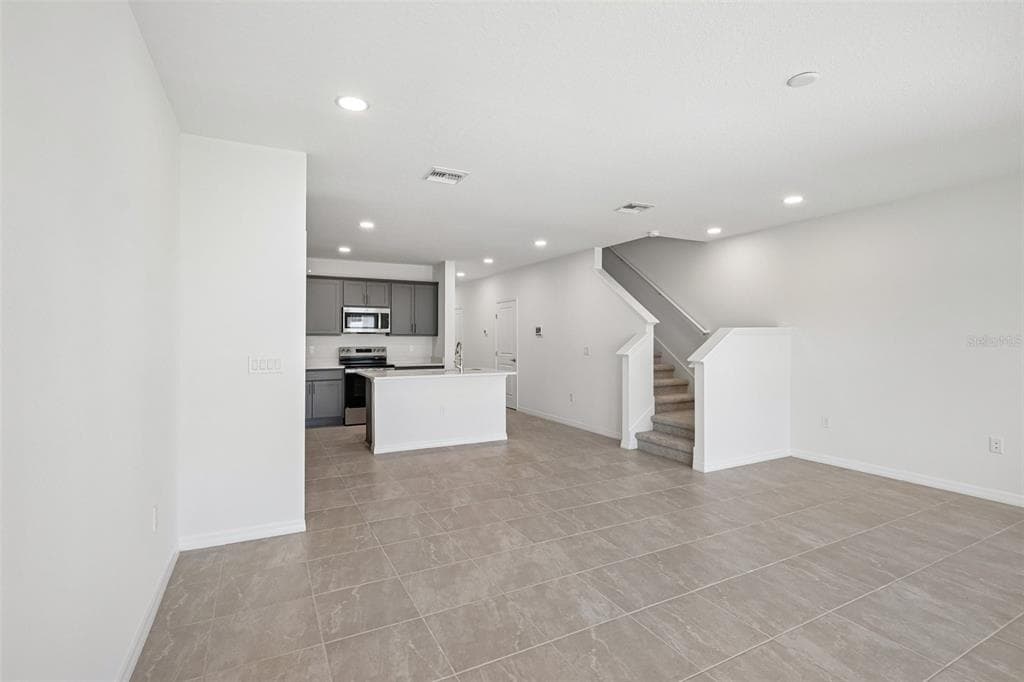 34559 TURPINS AVENUE, ZEPHYRHILLS, FL 33541 — zdjęcie 3