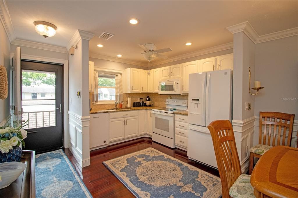 1100 E BAY DRIVE # 104, LARGO, FL 33770